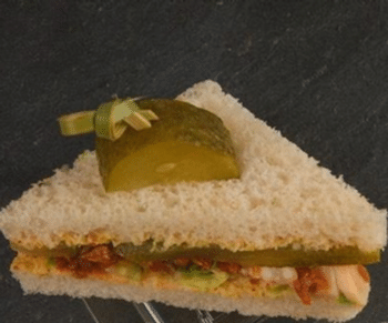 Mini sandwich gerookte forel