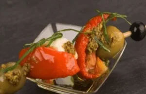 Spiesje mozzarella en tomaat